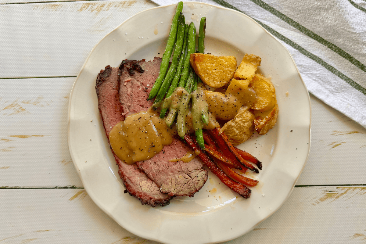 Port Wine, Herb & Garlic Beef Roast with Crispy Potatoes, Honey Carrots and Green Beans
